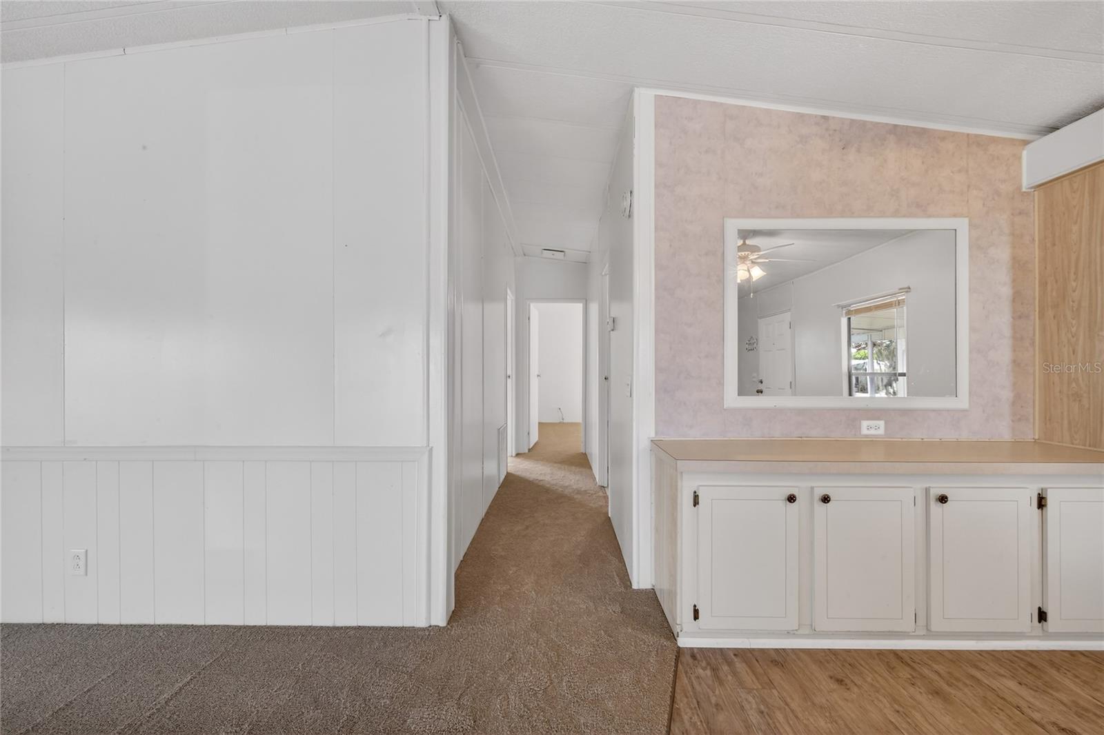 Image 26 of 44 For 409 Village Circle Sw