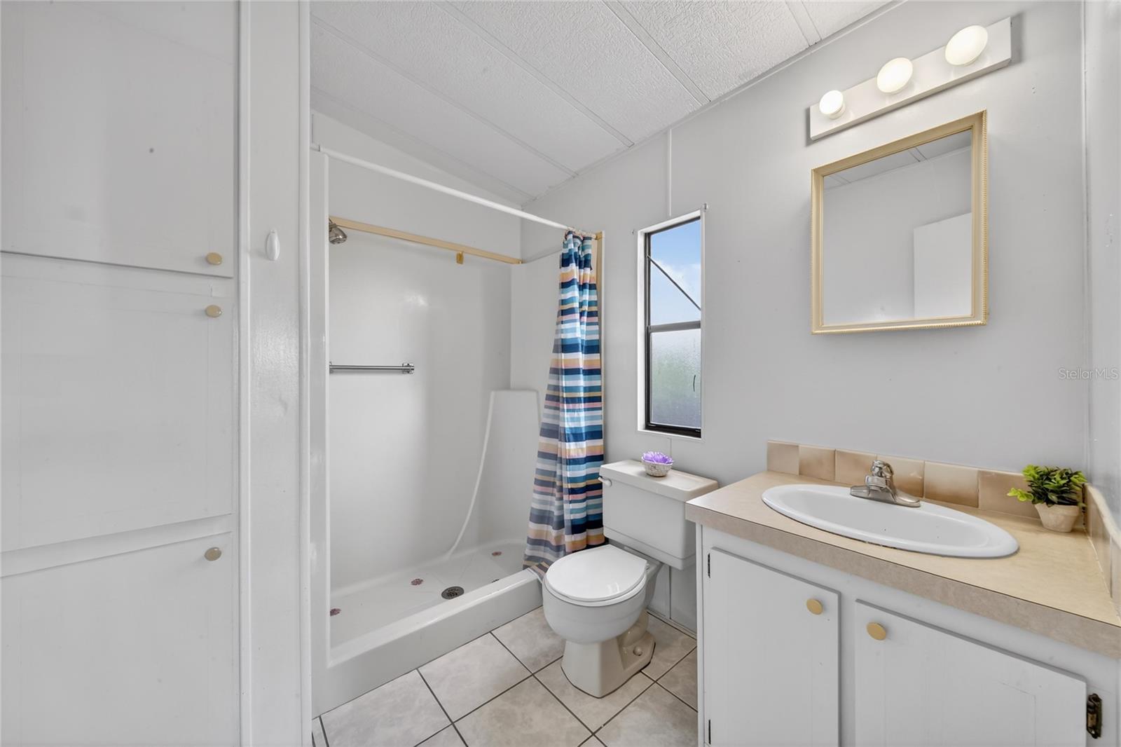 Image 32 of 44 For 409 Village Circle Sw