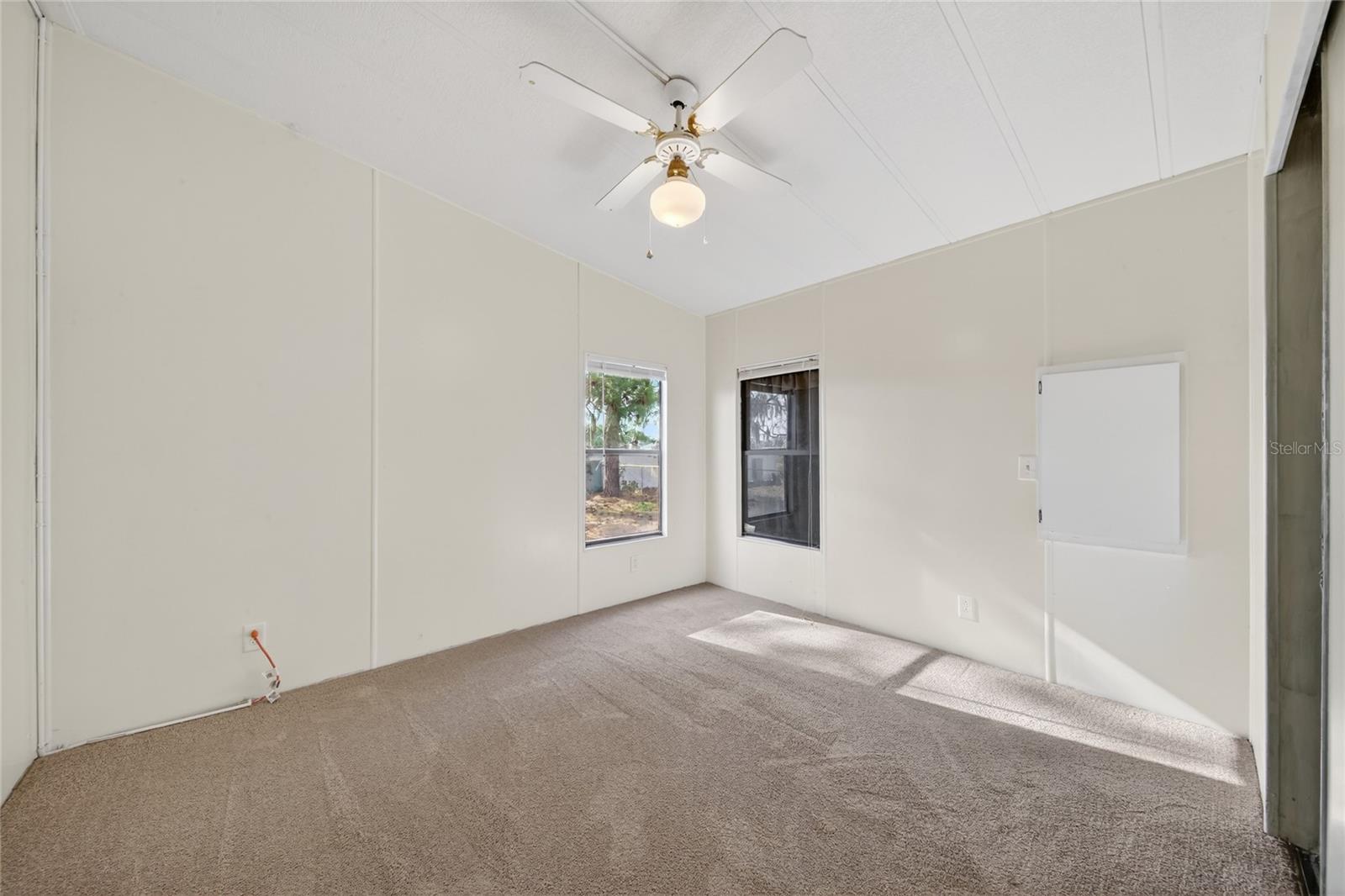 Image 33 of 44 For 409 Village Circle Sw