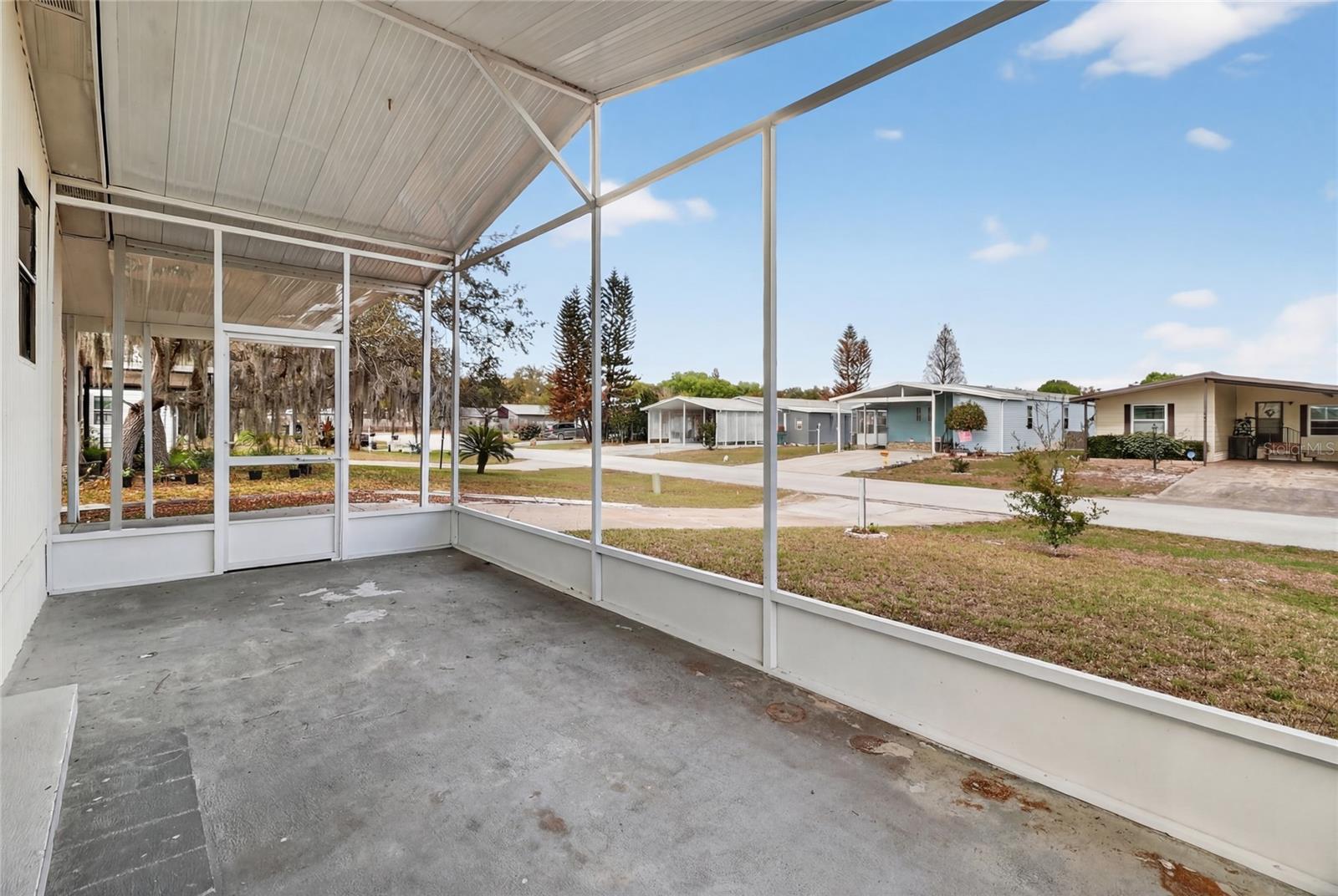 Image 36 of 44 For 409 Village Circle Sw