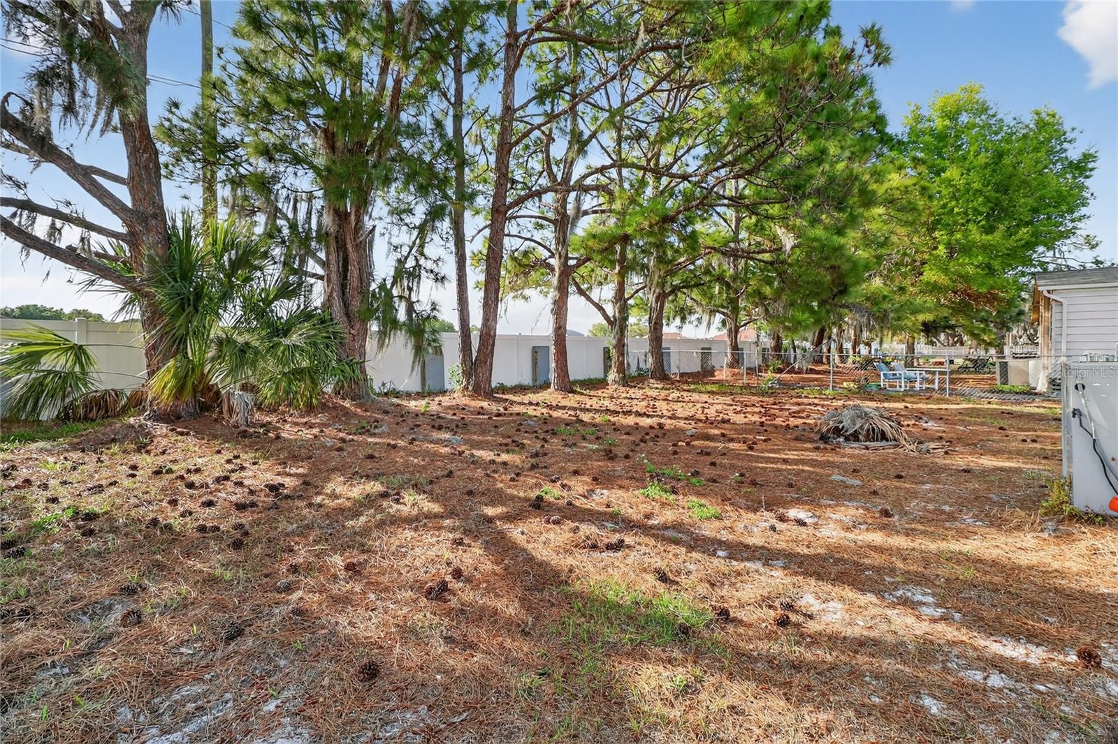 Image 39 of 44 For 409 Village Circle Sw