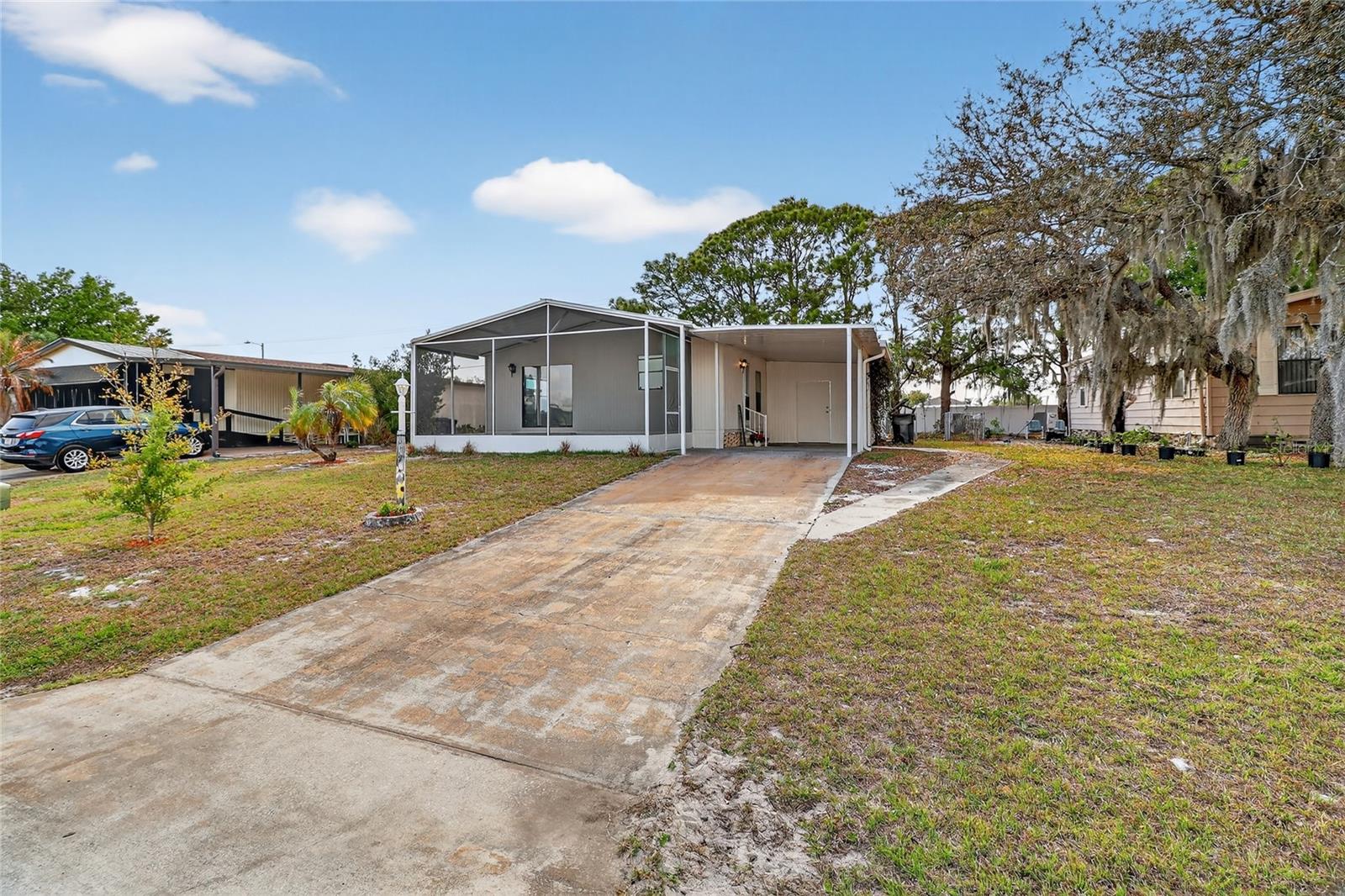 Image 7 of 44 For 409 Village Circle Sw