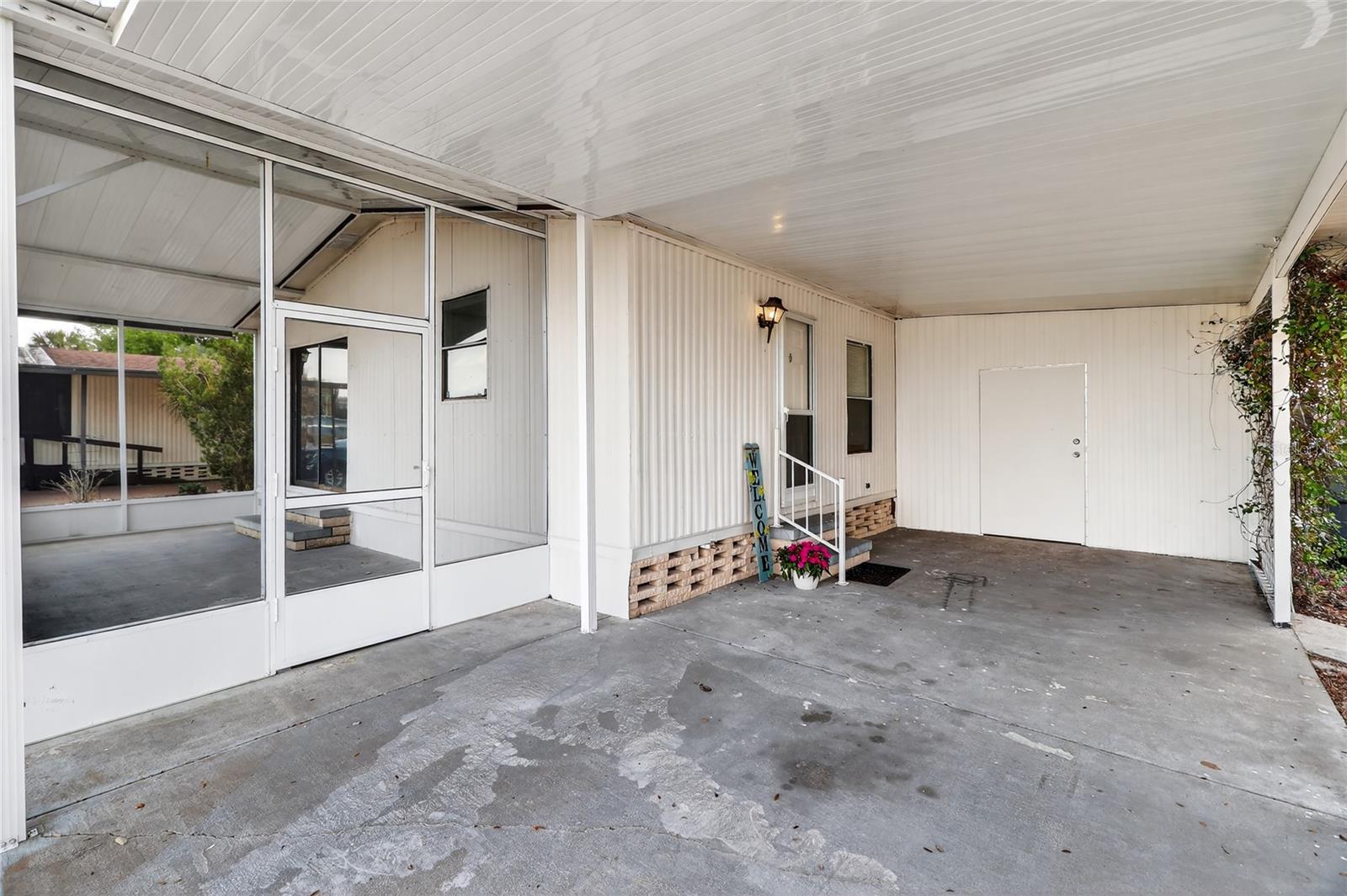 Image 9 of 44 For 409 Village Circle Sw