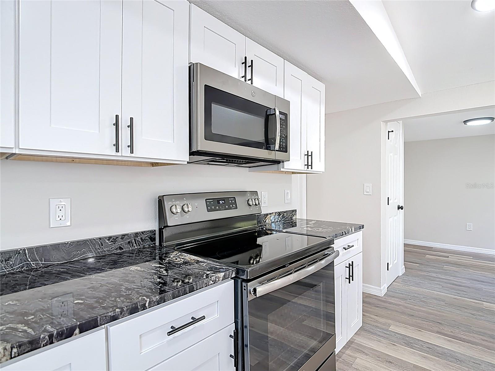 Image 10 of 26 For 10916 Country Haven Drive