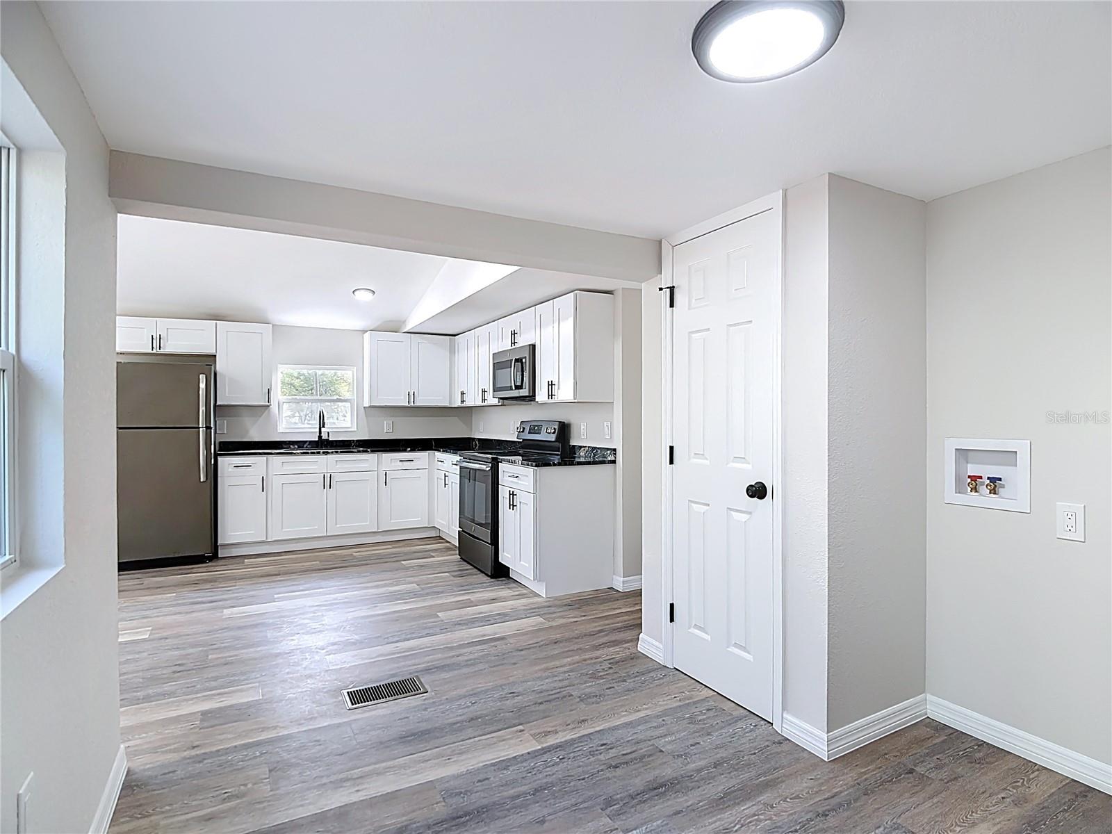 Image 14 of 26 For 10916 Country Haven Drive