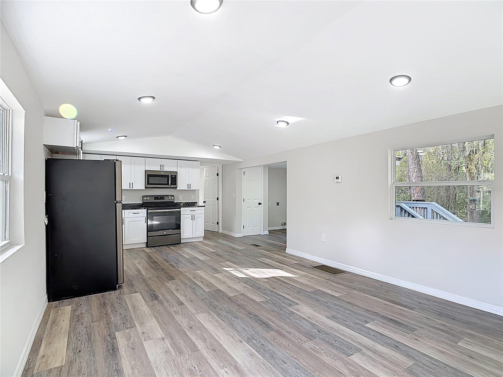 Image 3 of 26 For 10916 Country Haven Drive