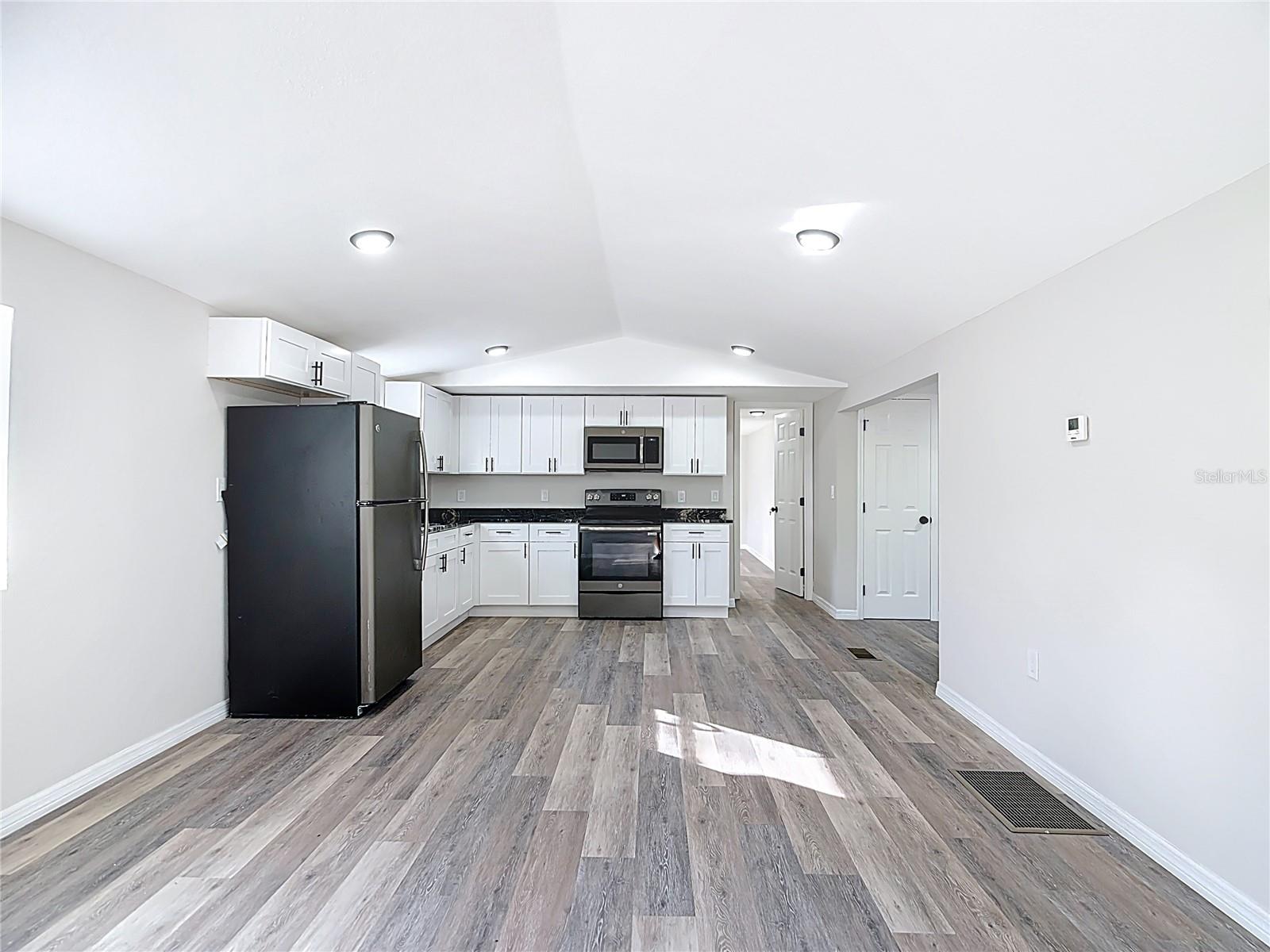 Image 4 of 26 For 10916 Country Haven Drive