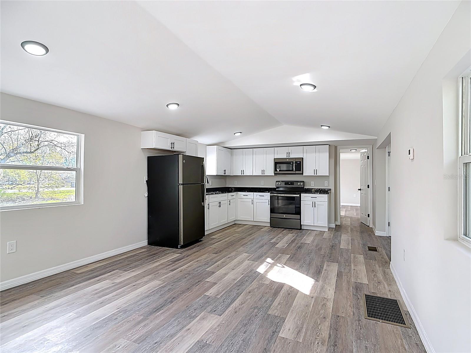 Image 5 of 26 For 10916 Country Haven Drive