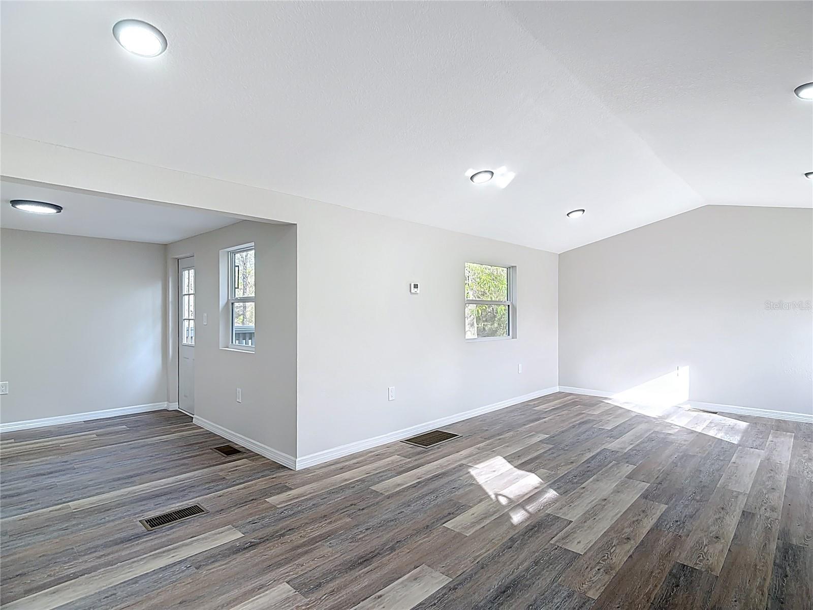 Image 6 of 26 For 10916 Country Haven Drive