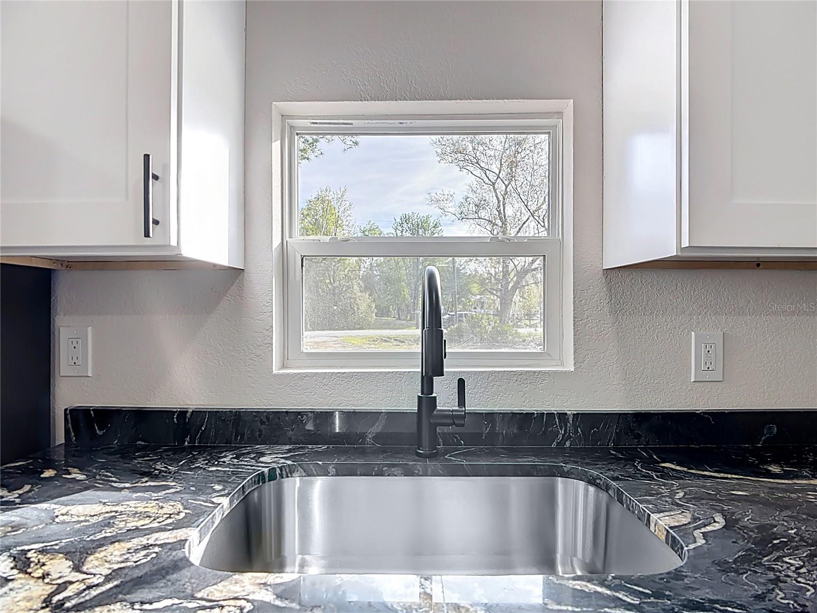 Image 9 of 26 For 10916 Country Haven Drive