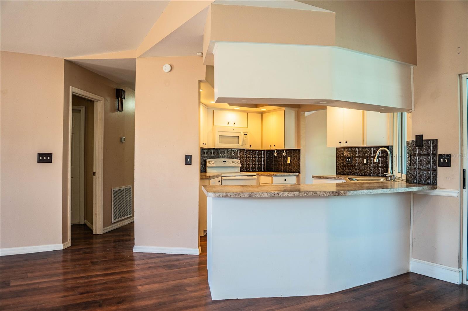 Image 20 of 78 For 507 Powder Horn Row