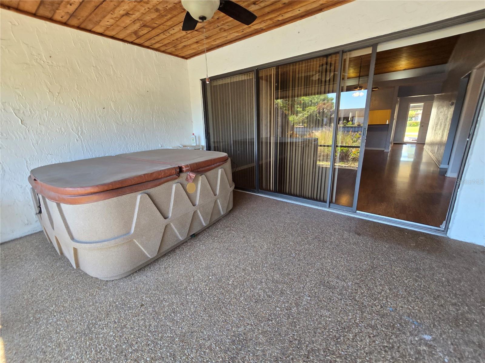 Image 13 of 17 For 8 Huntley Court 8