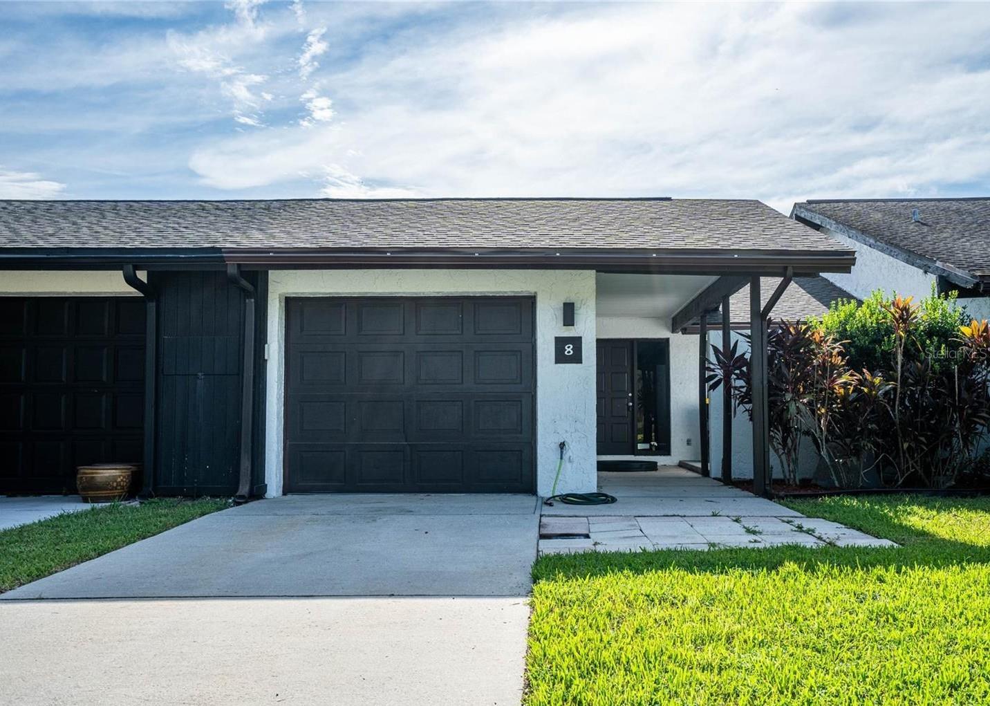 Image 2 of 17 For 8 Huntley Court 8