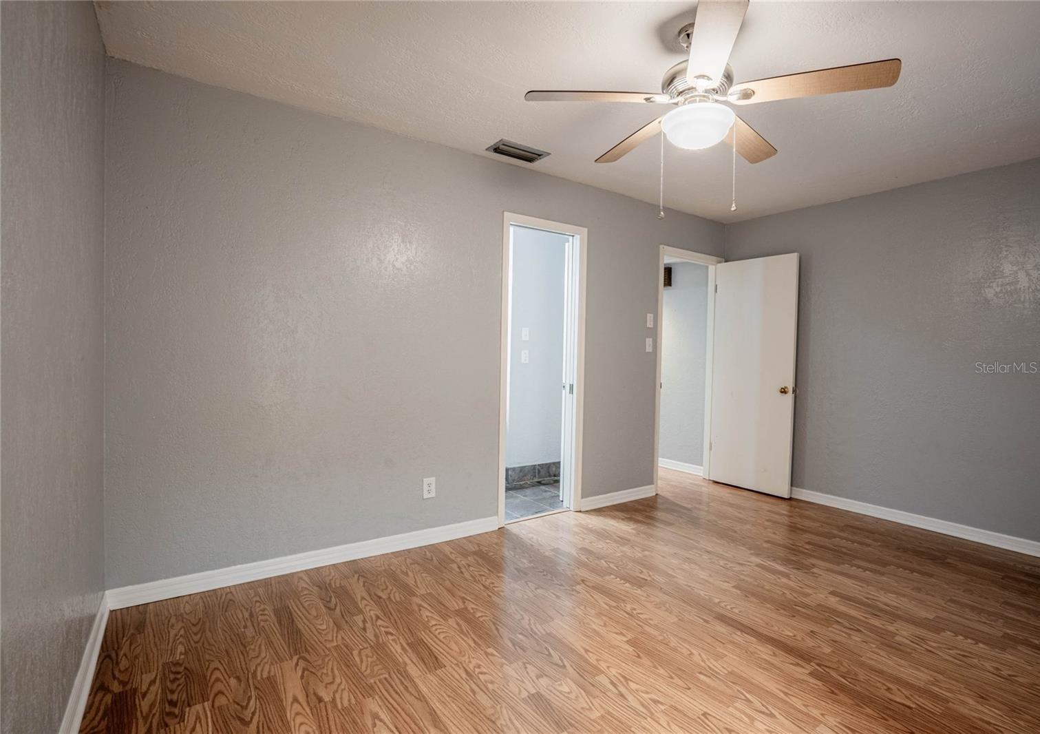 Image 9 of 17 For 8 Huntley Court 8