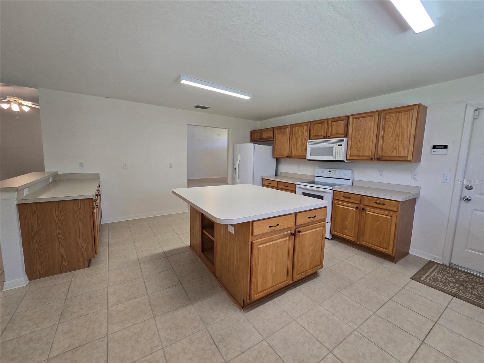 Image 10 of 41 For 2081 Farrington Drive