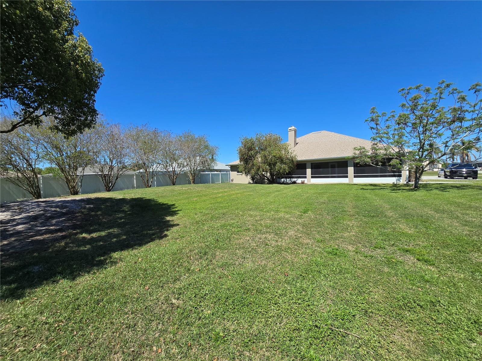 Image 33 of 41 For 2081 Farrington Drive