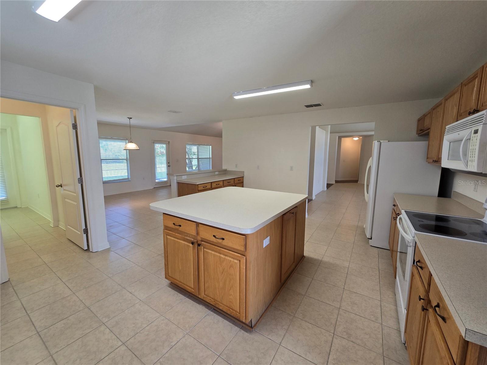 Image 8 of 41 For 2081 Farrington Drive