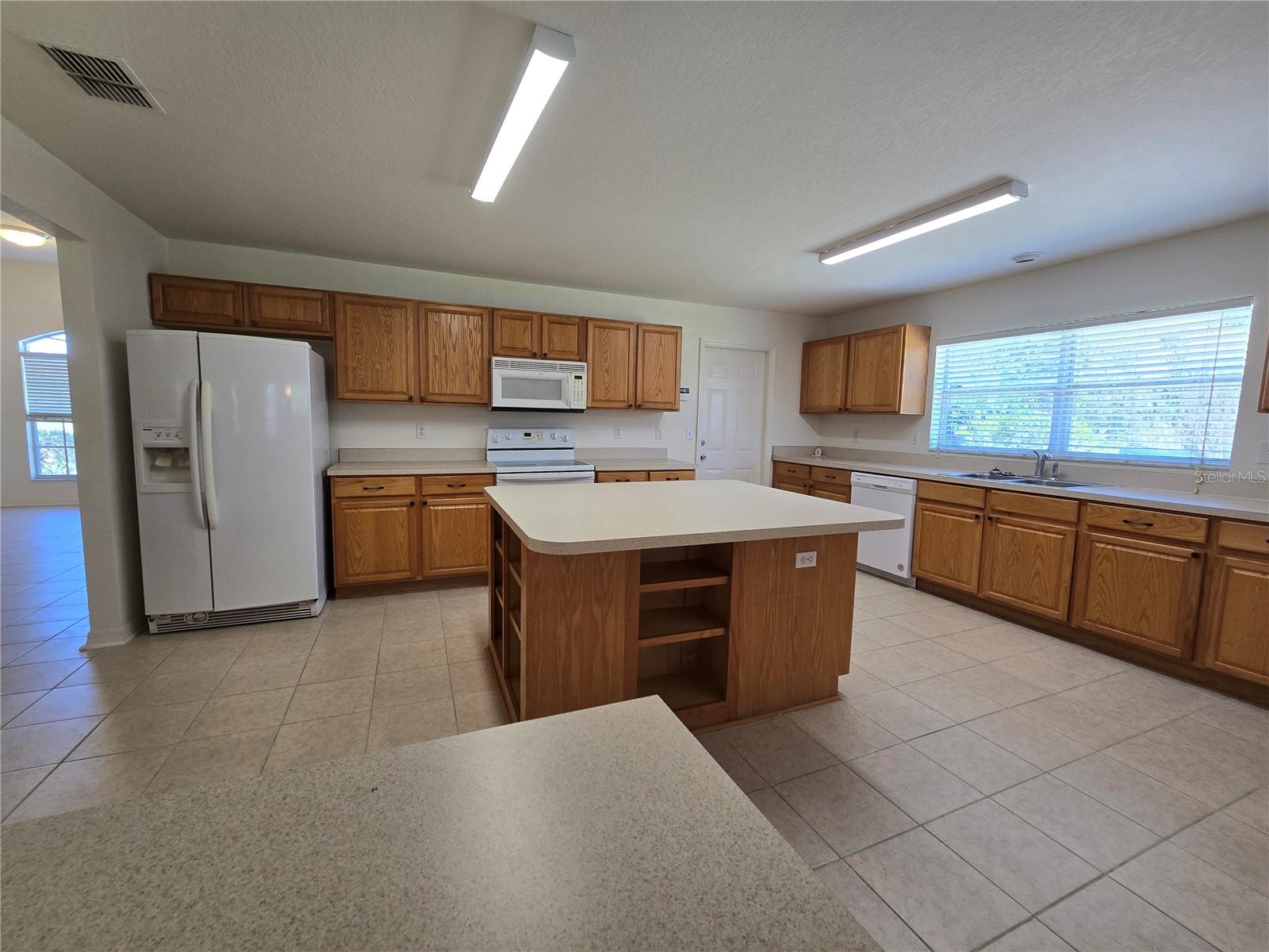 Image 9 of 41 For 2081 Farrington Drive