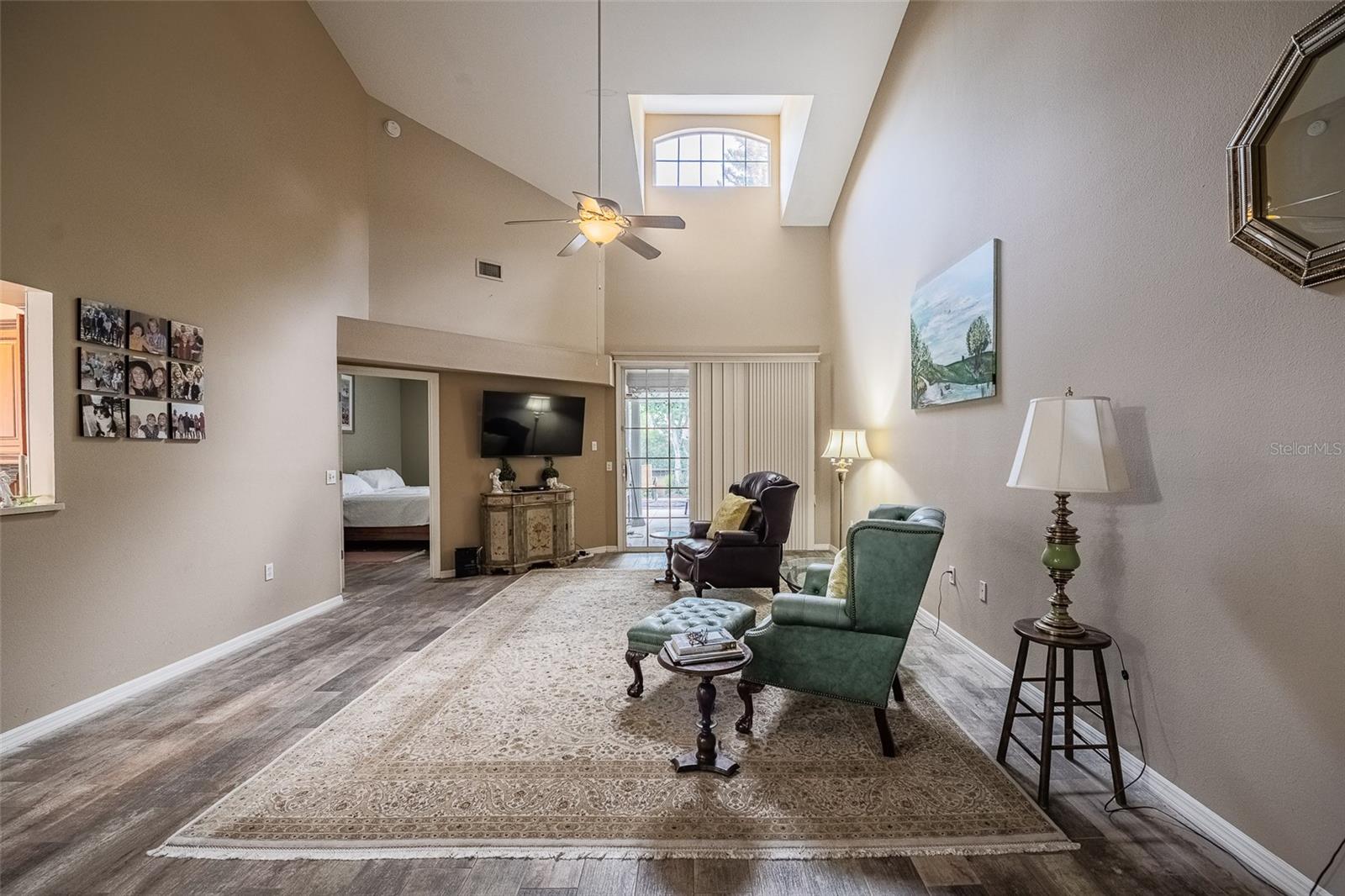 Image 11 of 50 For 3140 Stonewater Drive 3140