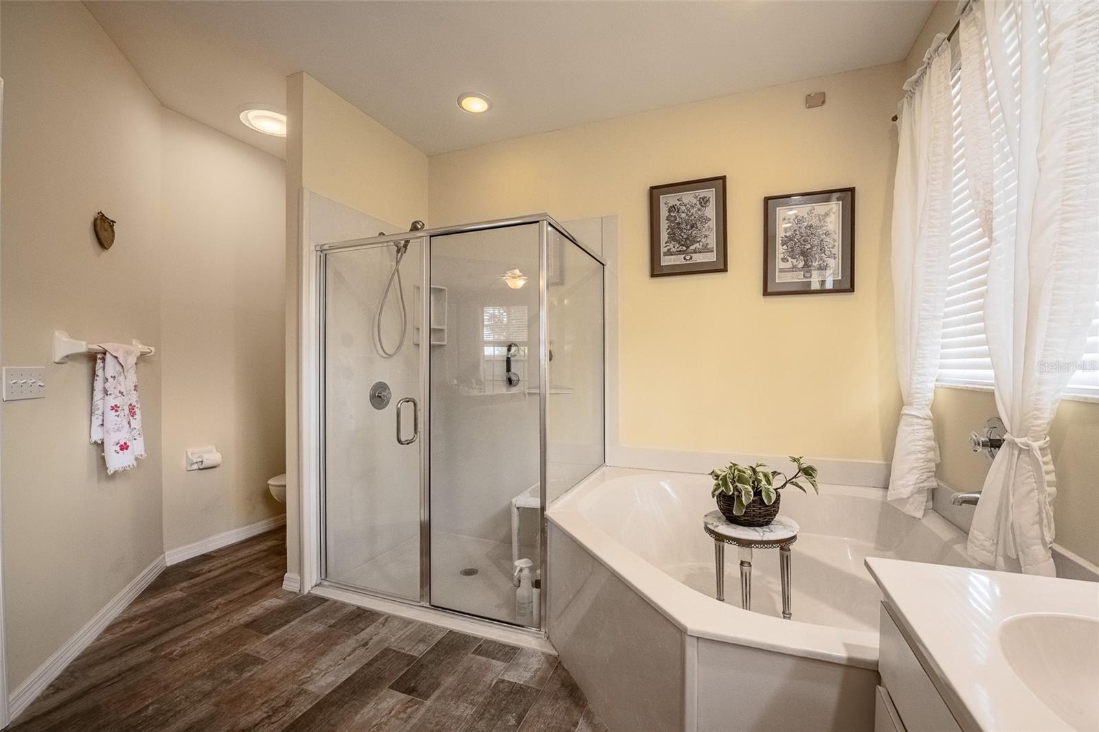 Image 21 of 50 For 3140 Stonewater Drive 3140