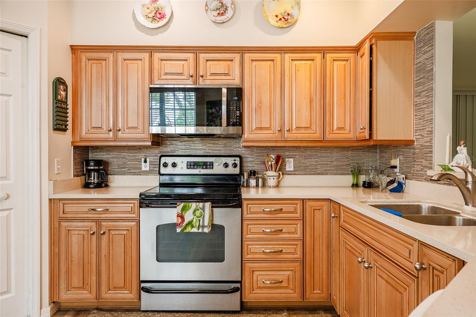 Image 23 of 50 For 3140 Stonewater Drive 3140