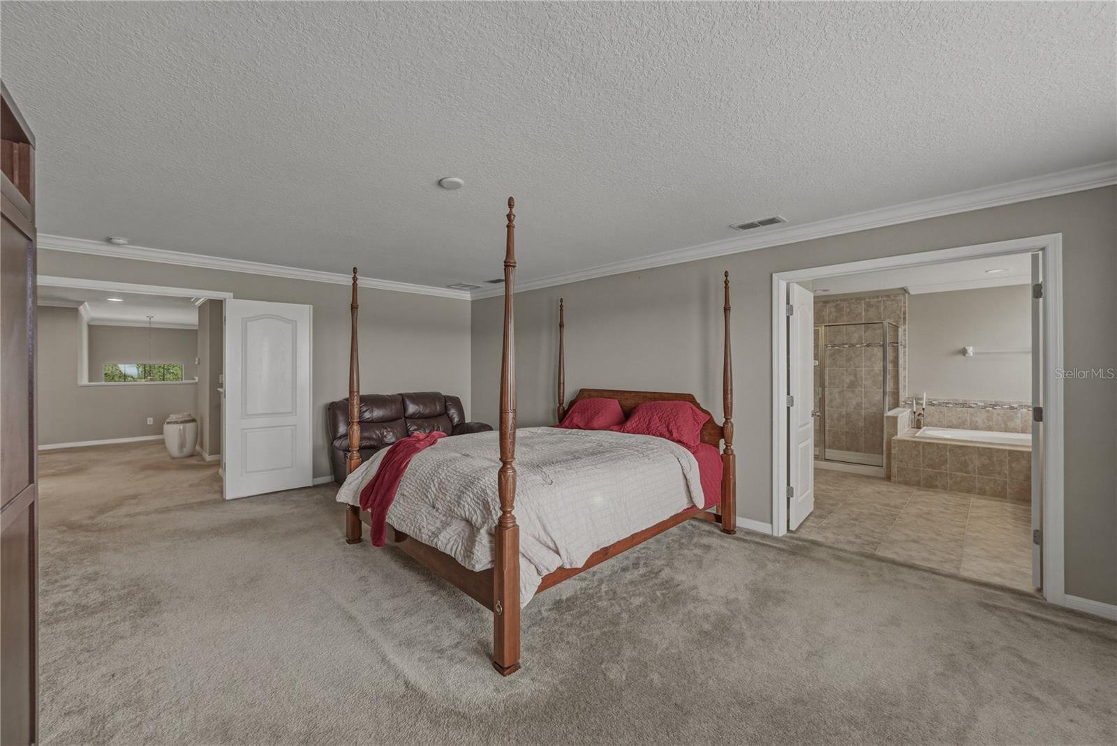 Image 21 of 47 For 10661 Pictorial Park Drive