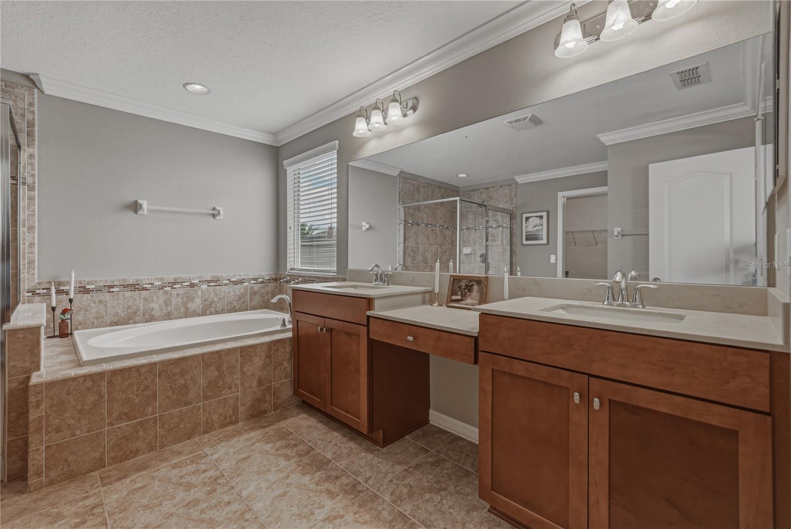 Image 24 of 47 For 10661 Pictorial Park Drive