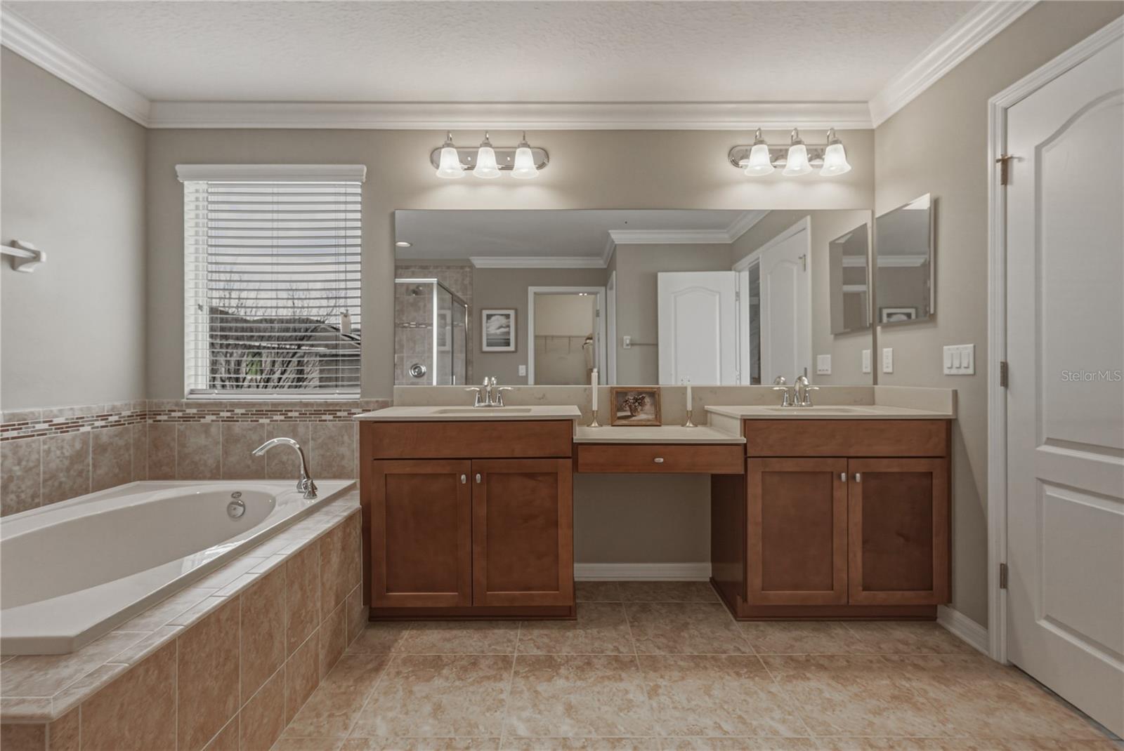 Image 25 of 47 For 10661 Pictorial Park Drive