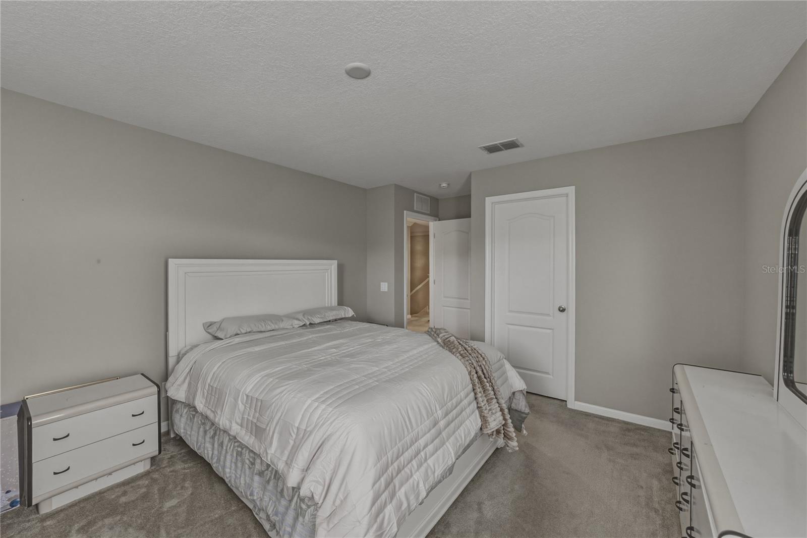 Image 37 of 47 For 10661 Pictorial Park Drive