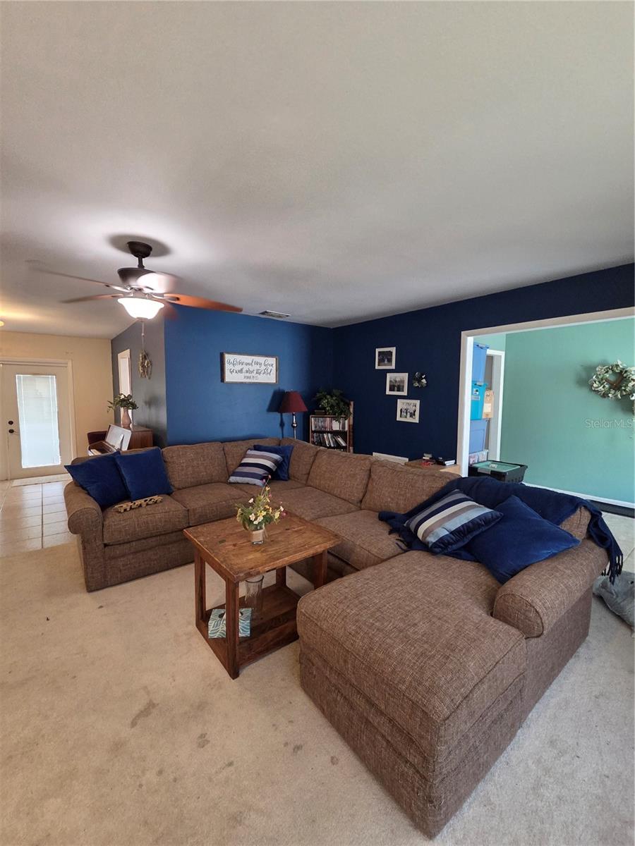 Listing photo id 11 for 1007 Yarnell Avenue