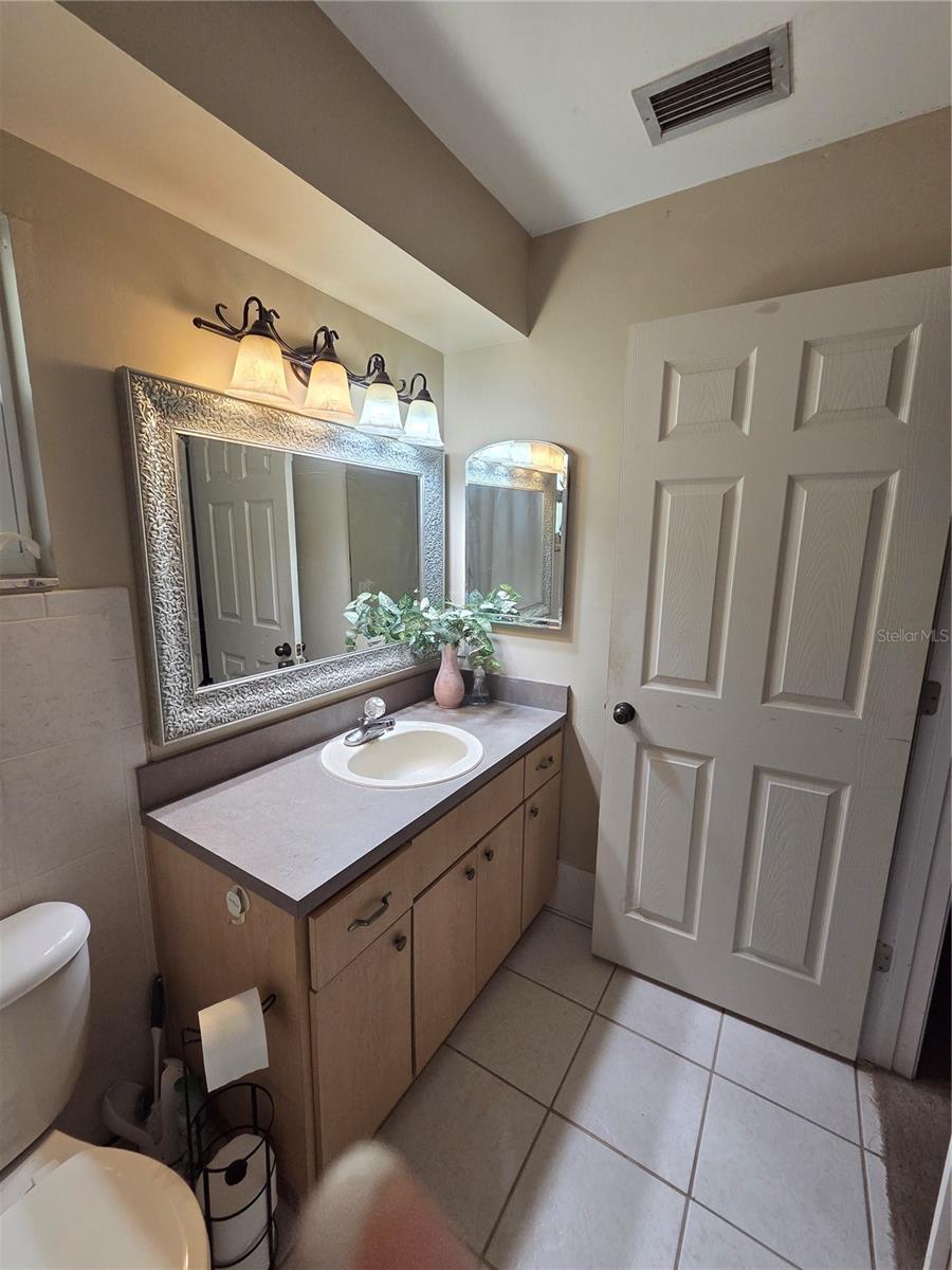 Listing photo id 15 for 1007 Yarnell Avenue