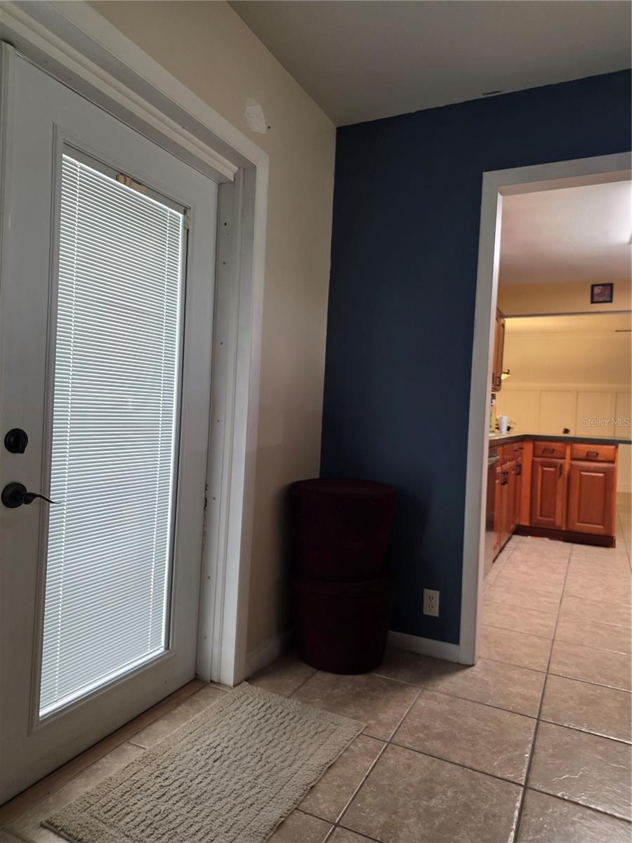 Listing photo id 24 for 1007 Yarnell Avenue