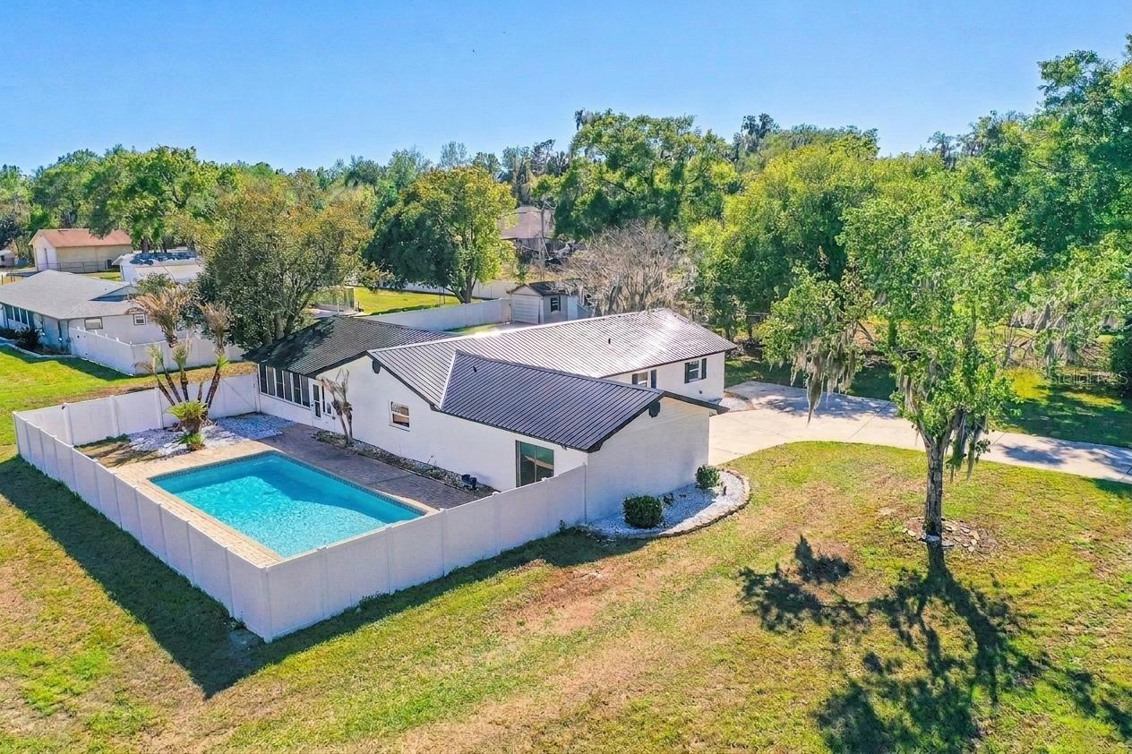 Image 2 of 33 For 4006 Hollyhead Circle S