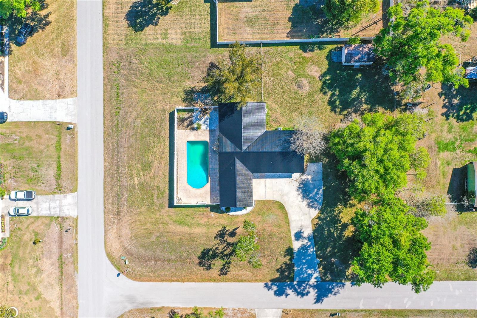 Image 23 of 33 For 4006 Hollyhead Circle S