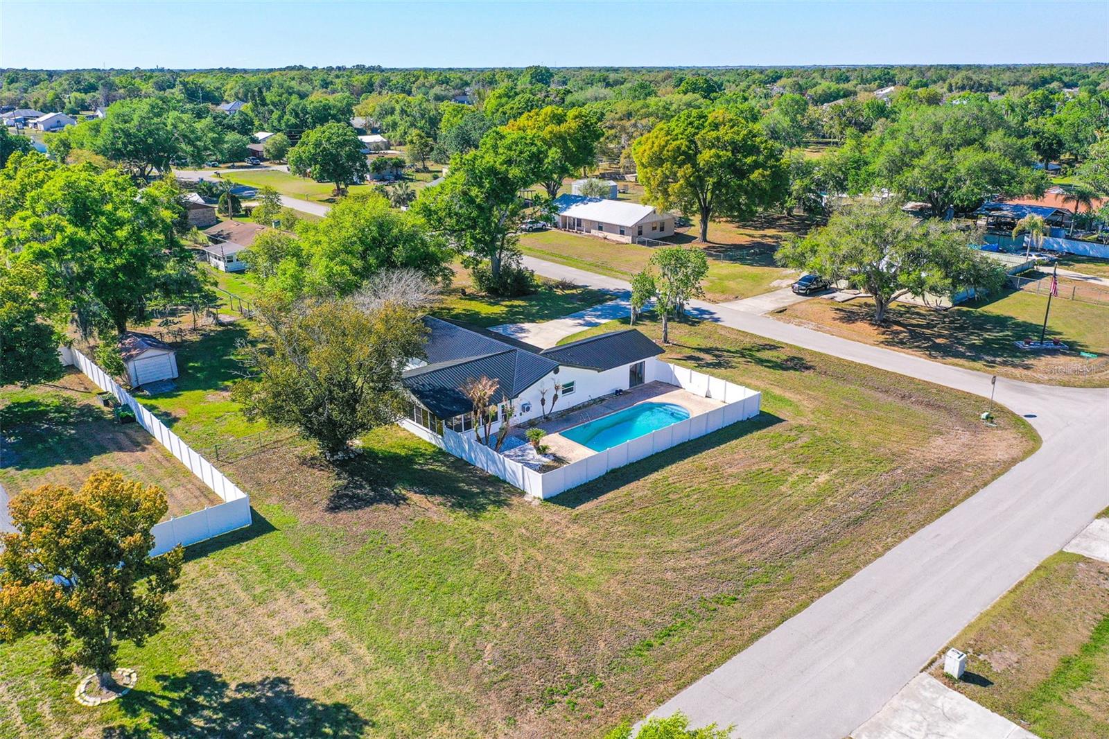 Image 30 of 33 For 4006 Hollyhead Circle S