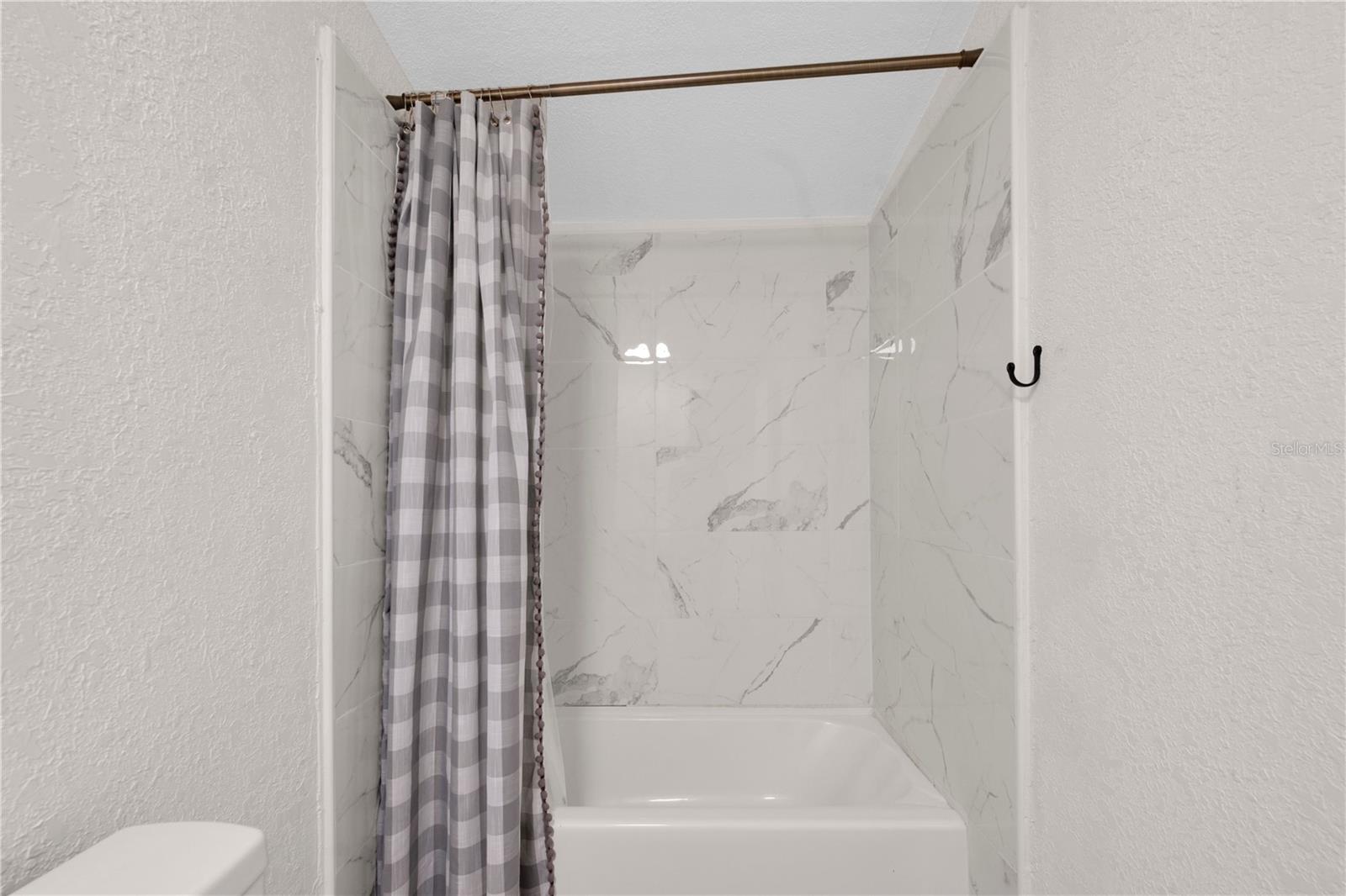 Image 12 of 31 For 37135 Pauls Drive