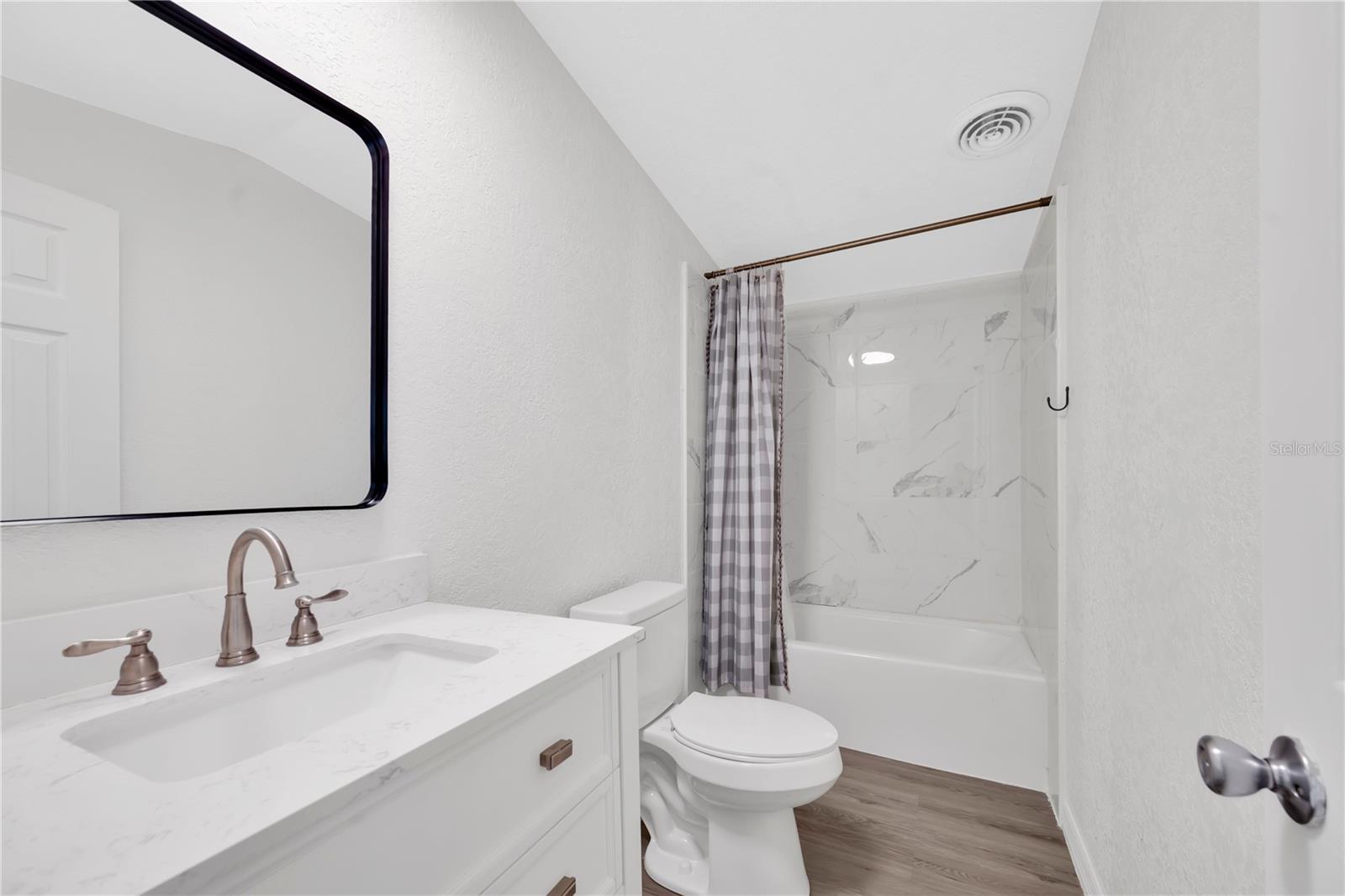 Image 13 of 31 For 37135 Pauls Drive