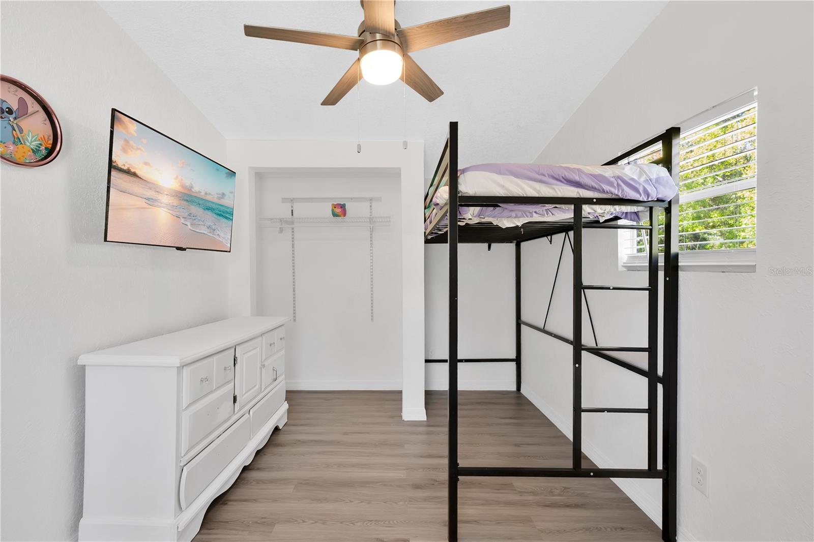 Image 19 of 31 For 37135 Pauls Drive