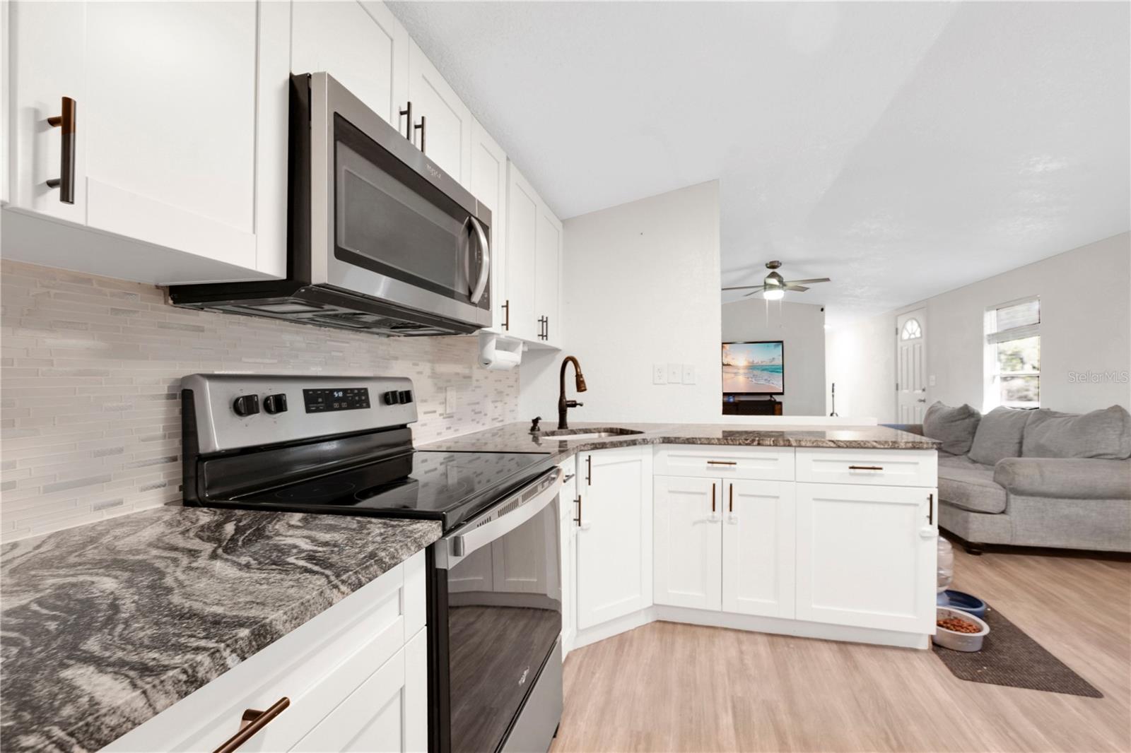 Image 6 of 31 For 37135 Pauls Drive