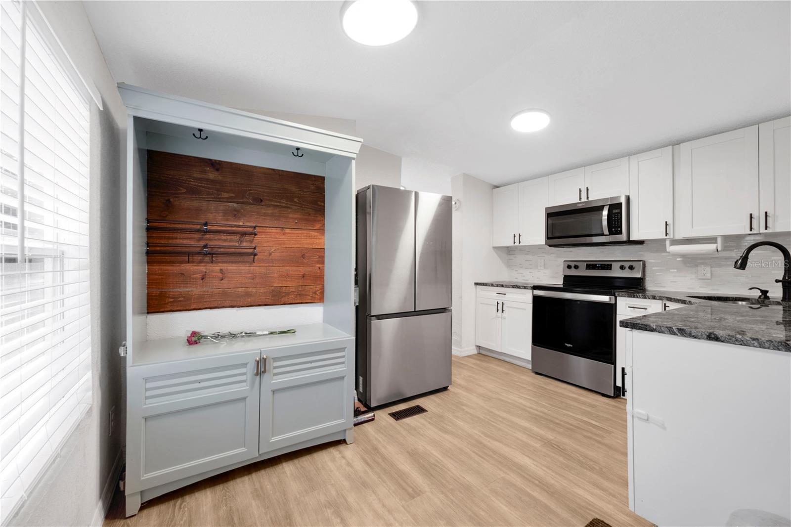 Image 7 of 31 For 37135 Pauls Drive