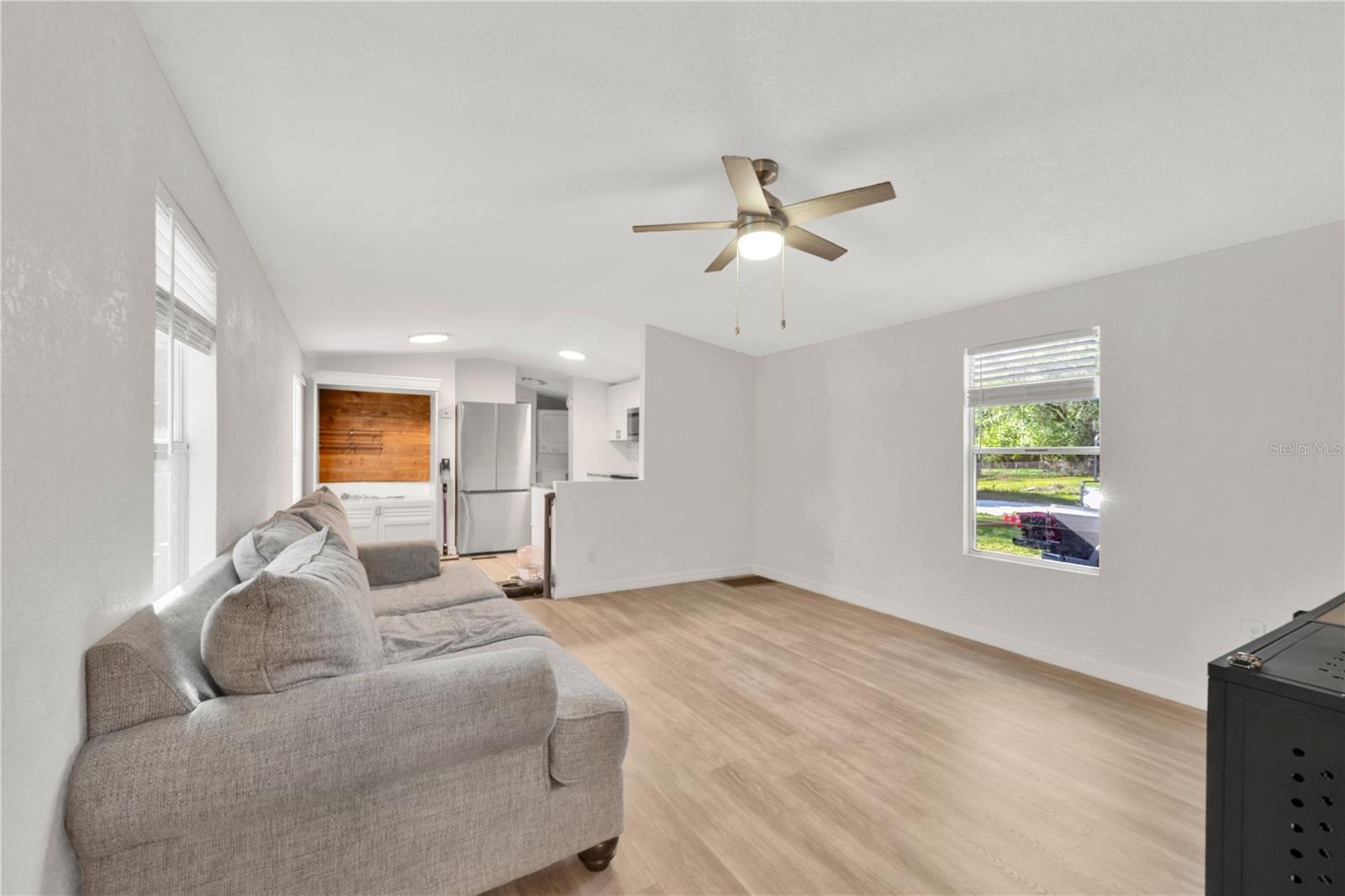 Image 9 of 31 For 37135 Pauls Drive