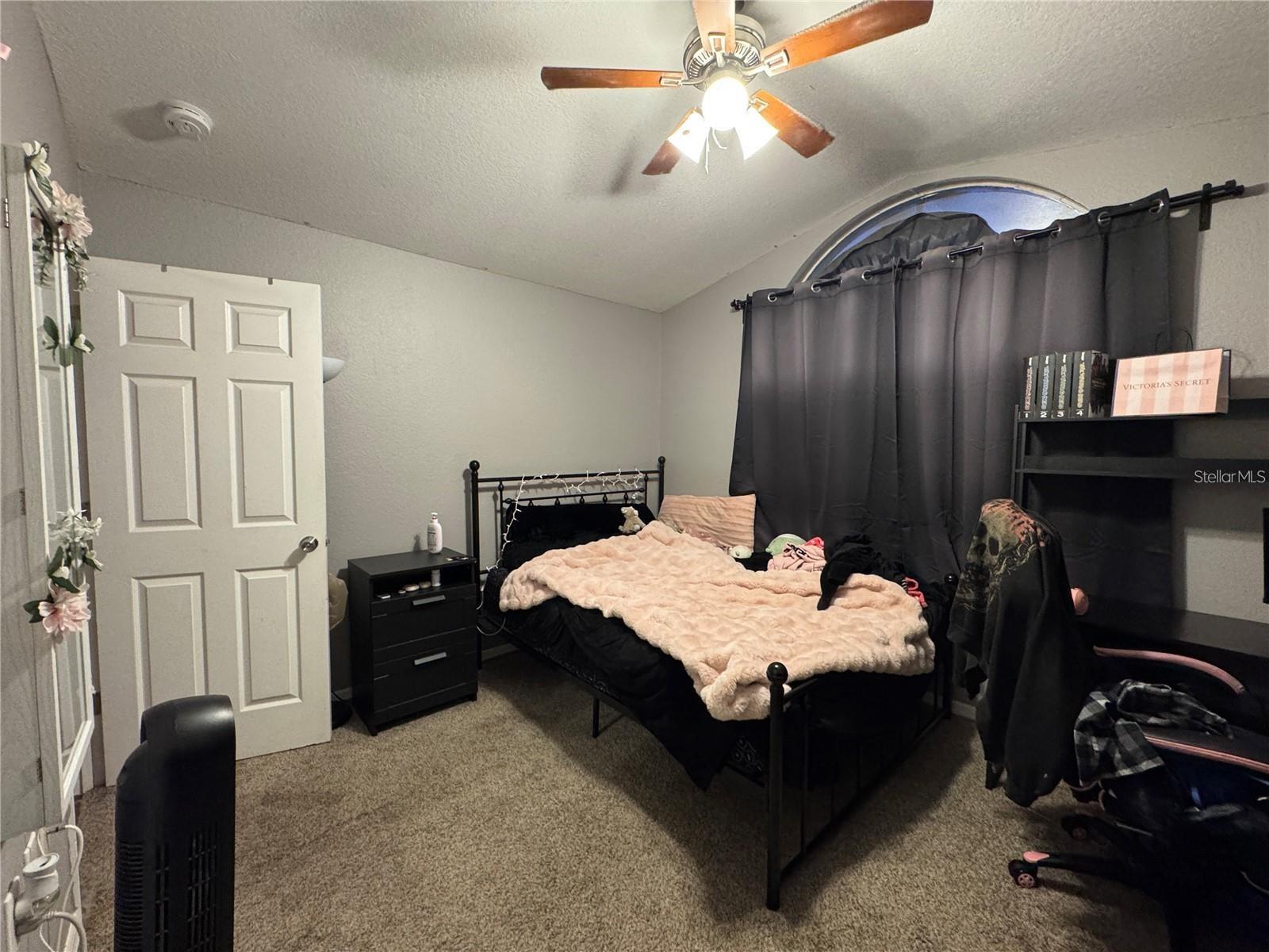 Listing photo id 13 for 7121 Scenic Hills Boulevard