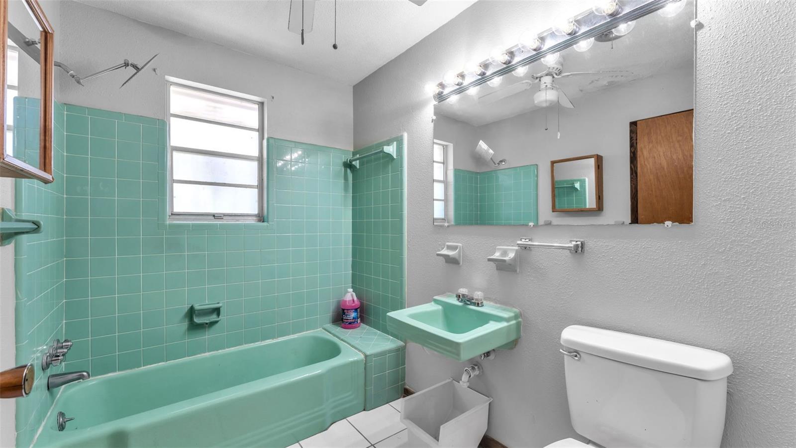 Image 11 of 34 For 614 Crawford Street