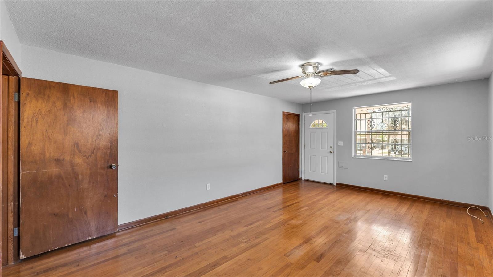 Image 7 of 34 For 614 Crawford Street