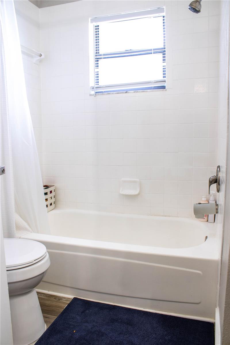 Image 30 of 39 For 1413 Sandalwood Drive