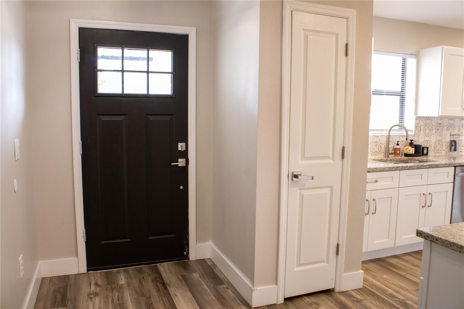 Image 7 of 39 For 1413 Sandalwood Drive