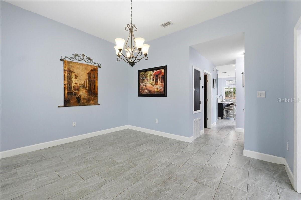 Image 41 of 100 For 3943 Campbell Road