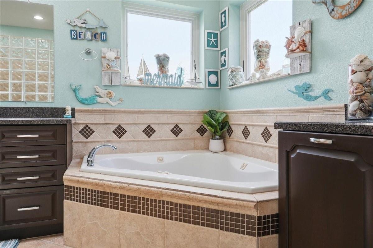 Image 47 of 100 For 3943 Campbell Road