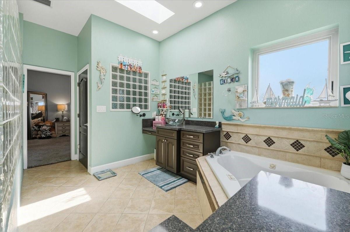 Image 48 of 100 For 3943 Campbell Road