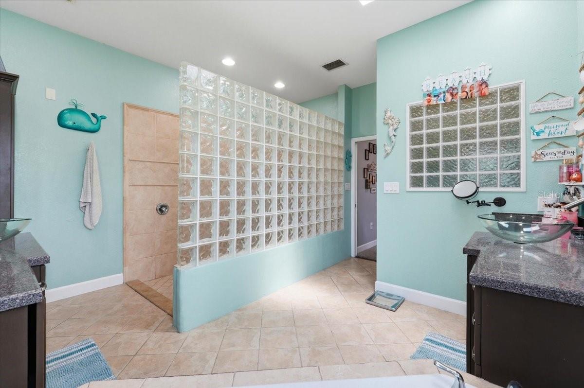 Image 52 of 100 For 3943 Campbell Road